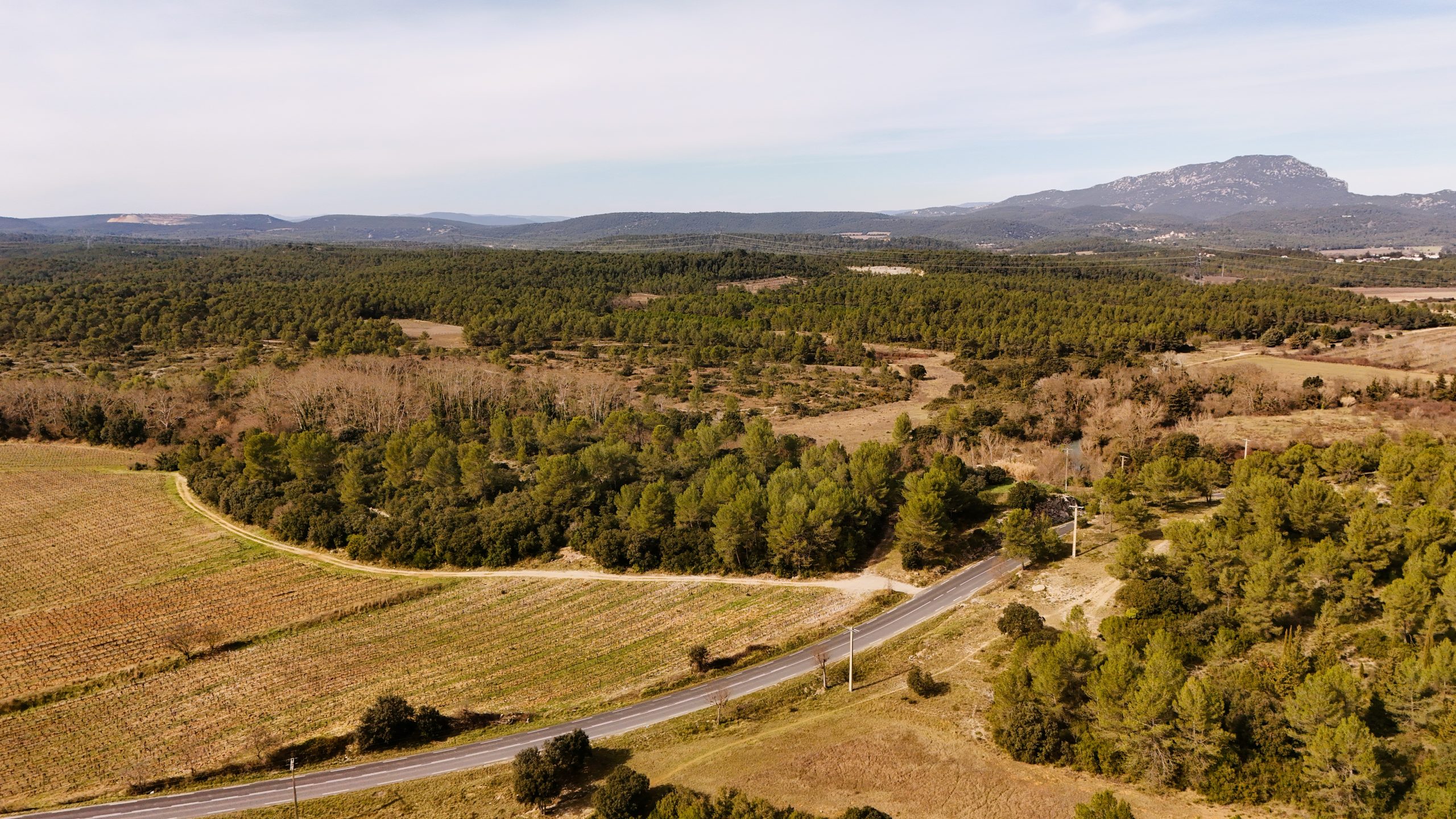 Photographie aérienne d'un paysage dans le sud de la France